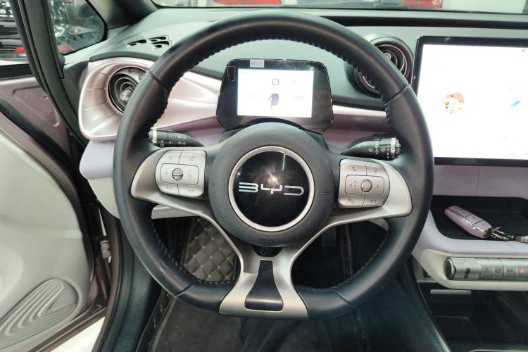 Used BYD Dolphin 2023 420 km Fashion Edition