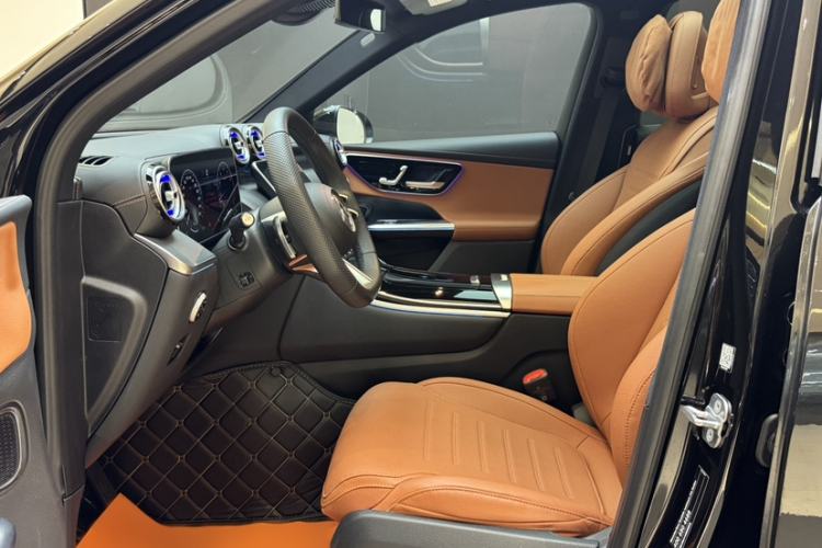 Used Mercedes-Benz GLC 2023 GLC 260 L 4MATIC Luxury 7-Seater Interior 1