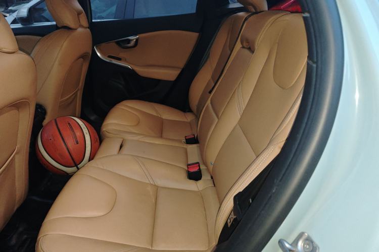 Used Volvo V40 2017 T3 Zhiyi Edition
