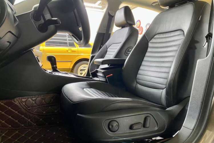 Used Volkswagen Magotan 2013 1.8TSI Luxury Model
