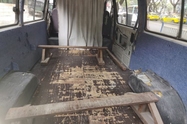 Used Jinbei Hiace 2011 2.0L 5th Generation Kuaiyunwang Standard Version 4G19 Trunk