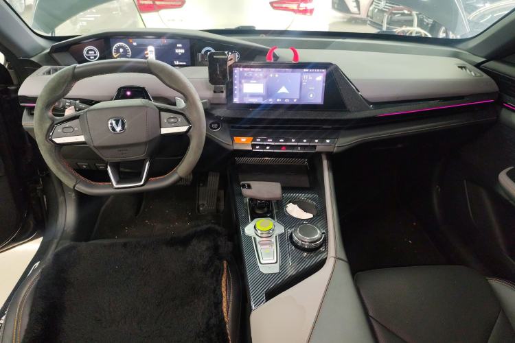 Used Changan UNI-V 2022 1.5T Prestige Version
