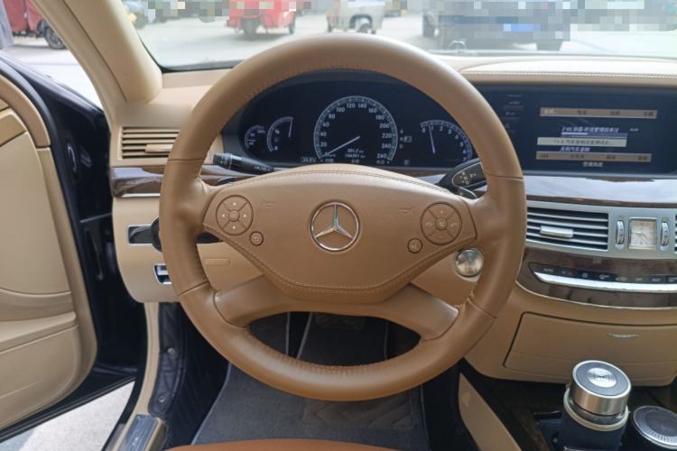 Used Mercedes-Benz S-Class 2012 S 300 L Business-Class Grand Edition Steering Wheel