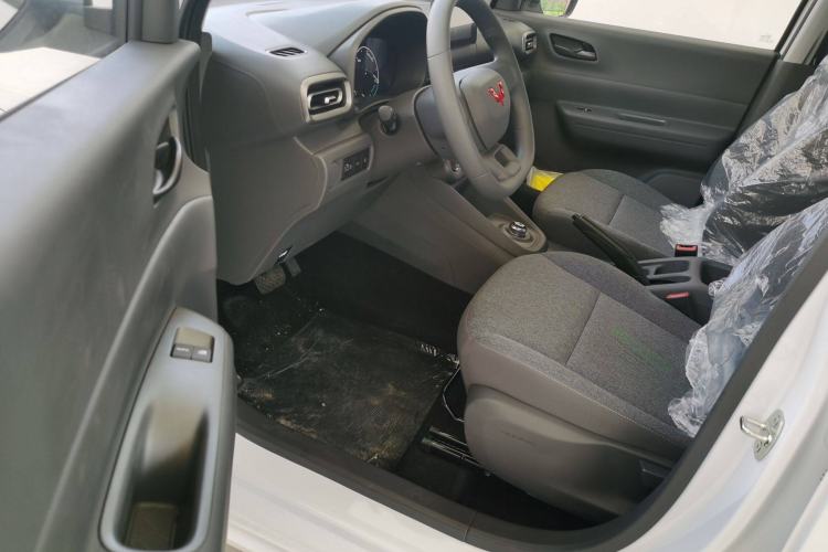 Used Wuling Hongguang New Energy 2024 All-Electric Model 300KM Standard Version