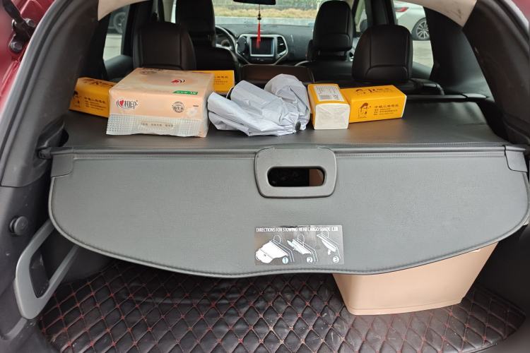 Used Jeep Cherokee 2016 2.0L Superior Edition
