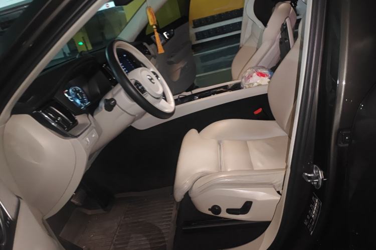 Used Volvo XC60 2020 T5 4x4 Smart Luxury Edition