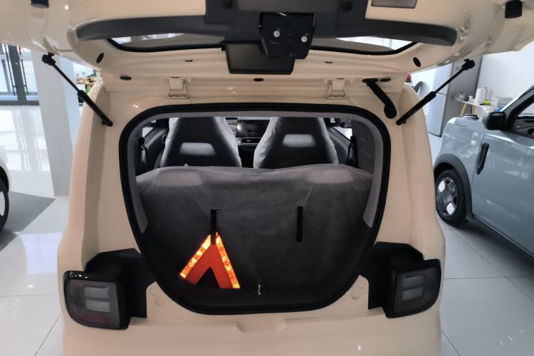 Used Geely Galaxy Panda 2025 210 km – Yuanqi Bear Trunk