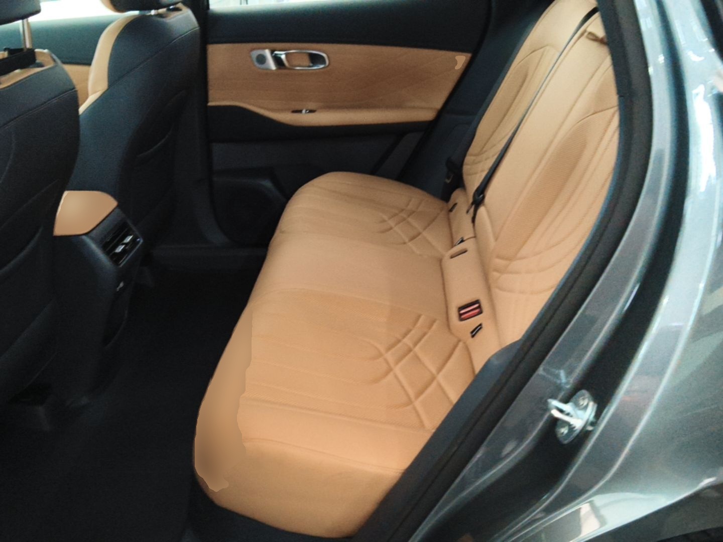 Geely Galaxy Xingjian 7 EM-i 2025 120km Launch+ Version — снимка 20