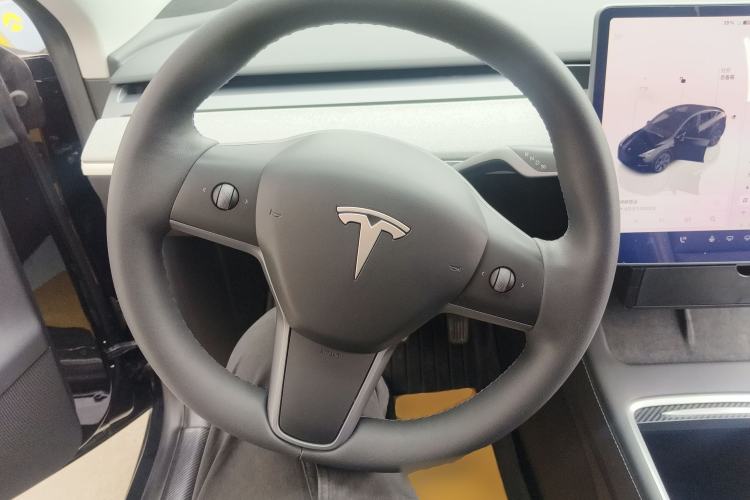 Used Tesla Model Y 2023 Long-Range All-Wheel-Drive Version