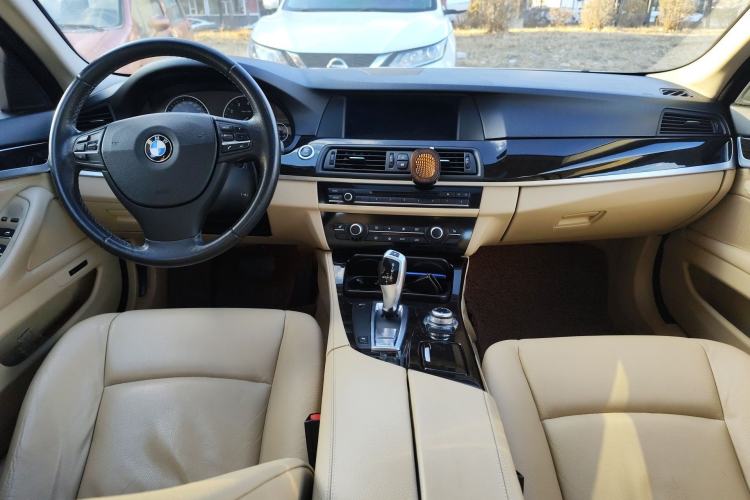 Used BMW 5 Series 2012 523Li Luxury Model Center Console