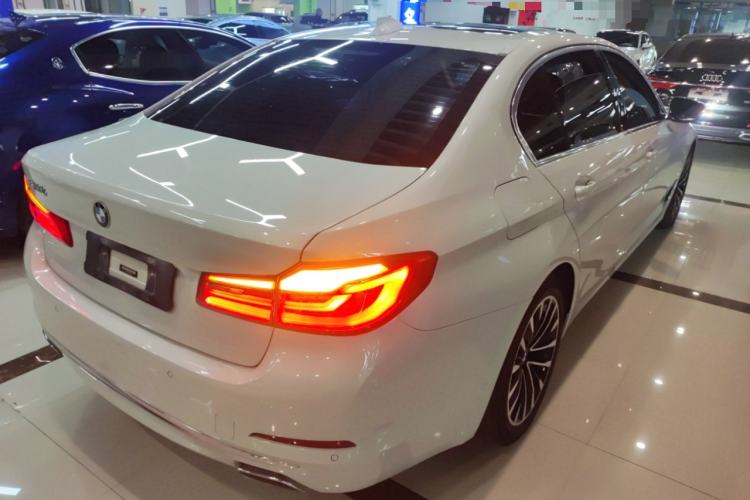 Used BMW 5 Series New Energy 2020 Mileage Upgrade Version 530Le Luxury Package Rear Right 45 Deg