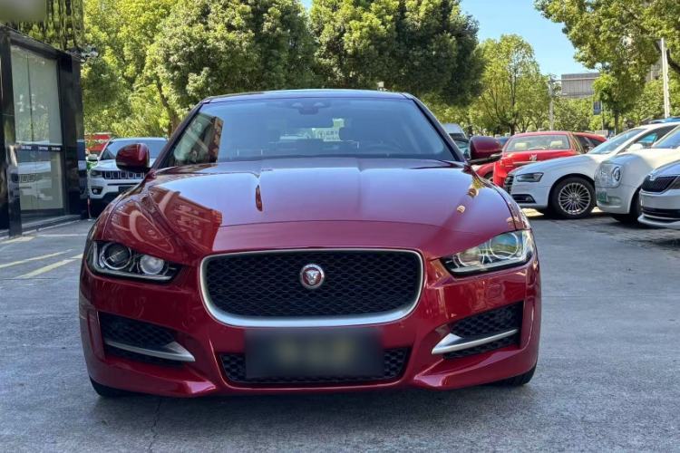 Used Jaguar XE 2018 2.0T 200 PS Two-Wheel-Drive R-Sport Sport Edition
