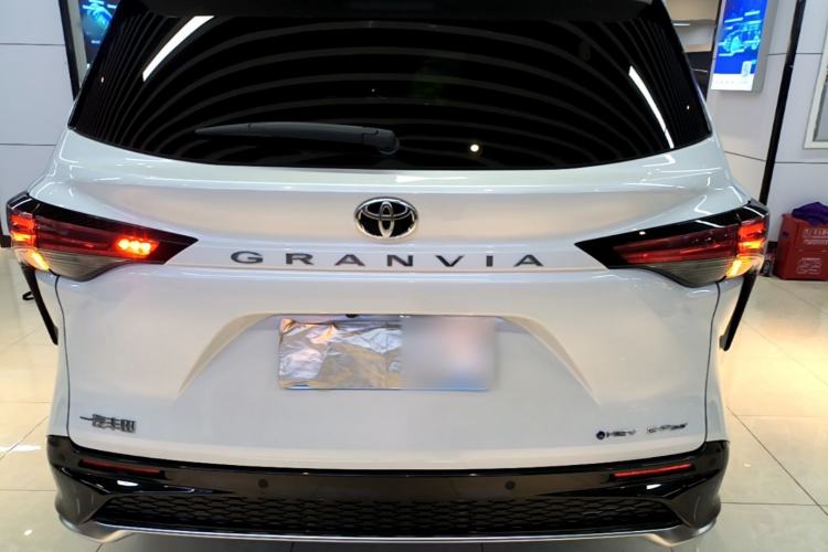 Used Toyota Granvia 2024 2.5L Hybrid Prestige PLUS Four-Wheel Drive Version

