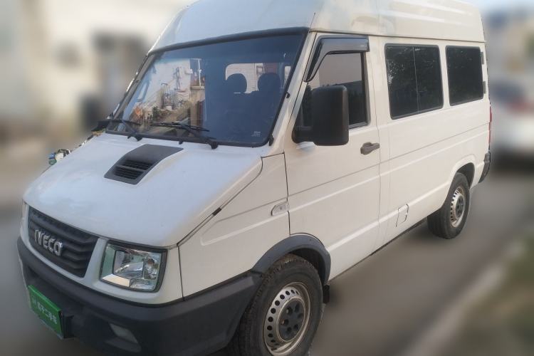 Used Iveco Daily 2017 2.5T A35 Passenger Van 5-7 Seats Model 47Z5 Guazi used car, China used car export, Used car for sale, Used cars, Cheapest cars for sale