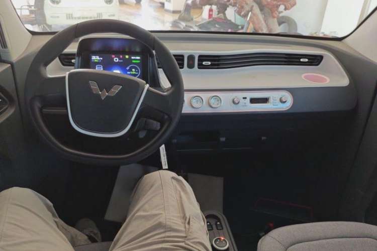 Used Wuling Hongguang MINIEV 2021 Macaron Premium Model – Lithium Iron Phosphate