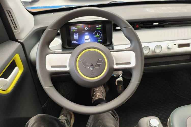 Used Wuling Hongguang MINIEV 2022 GAMEBOY 300km Enthusiast Model with Lithium Iron Phosphate Steering Wheel