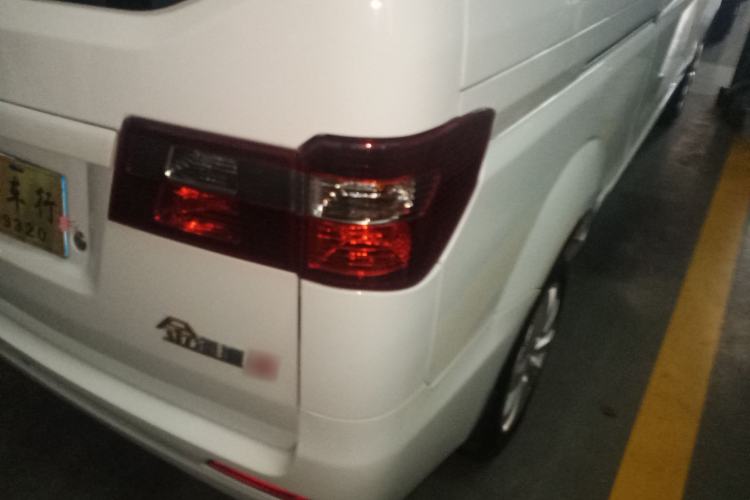 Used Jinbei Gold Hiace M Classic 2022 1.5L Engineering Lion Passenger Vehicle 5 Seats Right Rear Taillight