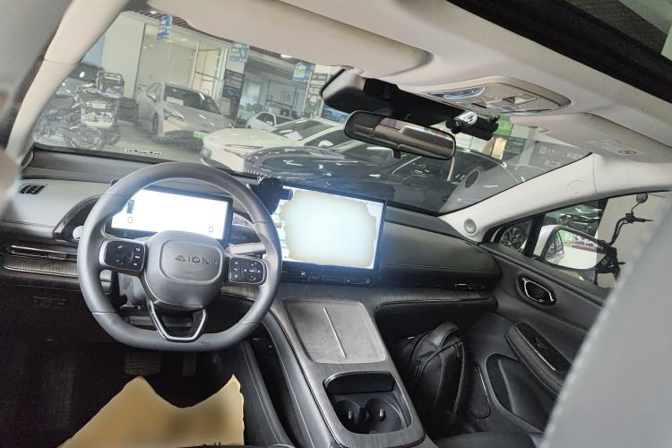 Used AION S MAX 2024 70 Star Edition 54.6 kWh Center Console