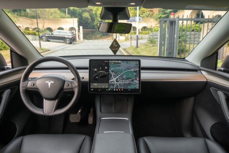 Used Tesla Model Y 2022 Revised Version Long-Range All-Wheel Drive Interior 1