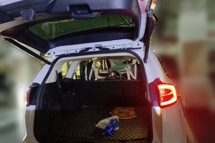 Used Ford Edge 2015 2.0T GTDi Four-Wheel Drive Prestige Model Trunk