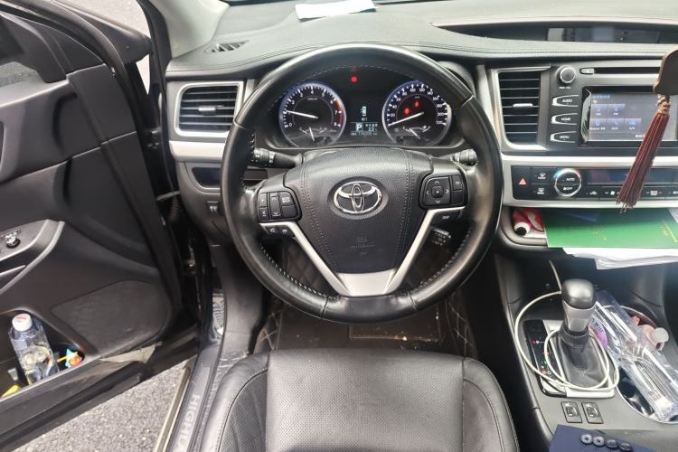 Used Toyota Highlander 2017 2.0T Four-Wheel Drive Luxury Edition 7 Seats Steering Wheel