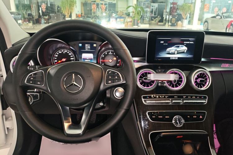 Used Mercedes-Benz C-Class 2016 C 200 L Center Console