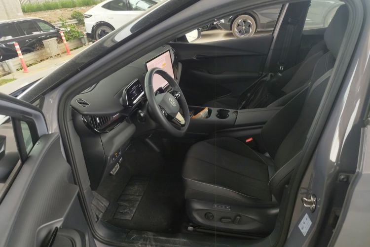 Used Volkswagen ID.UNYX 2024 Pro Long-Range Version Driver Seat