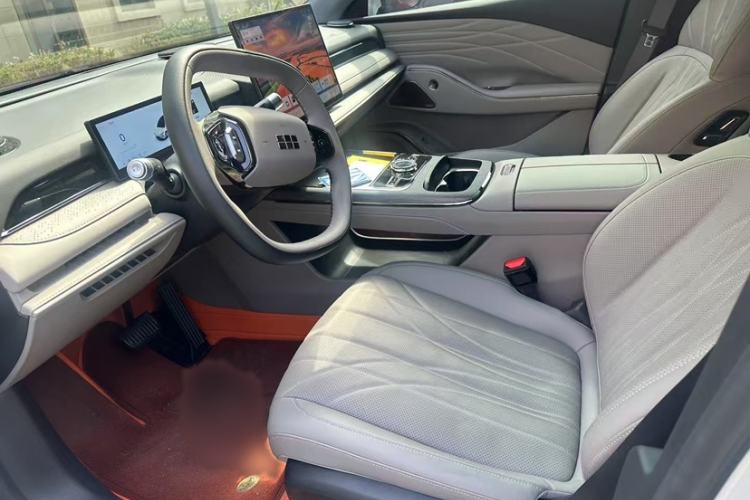 Used Geely Galaxy Galaxy 8 2025 130km EM-i Prestige Edition
