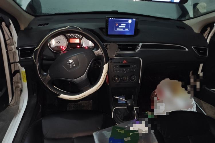 Used Peugeot 308 2013 1.6L Manual YouShang Model Center Console