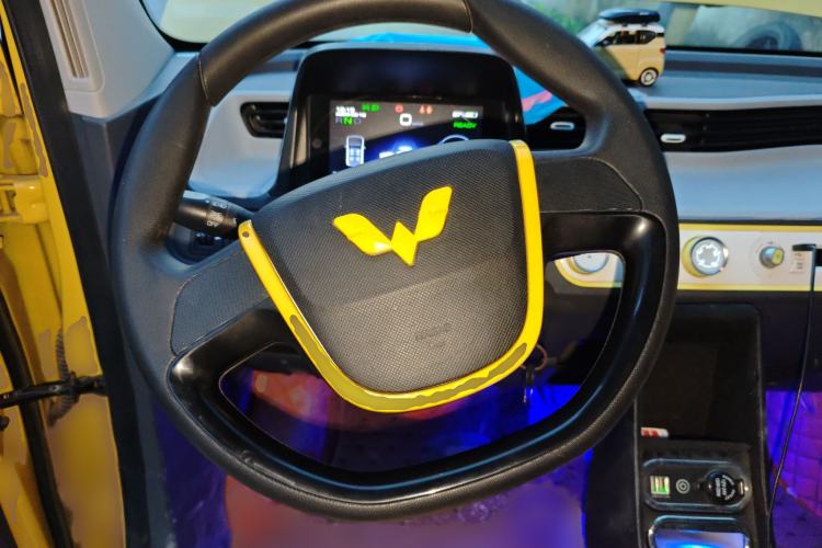 Used Wuling Hongguang MINIEV 2021 Macaron Premium Model – Lithium-NMC