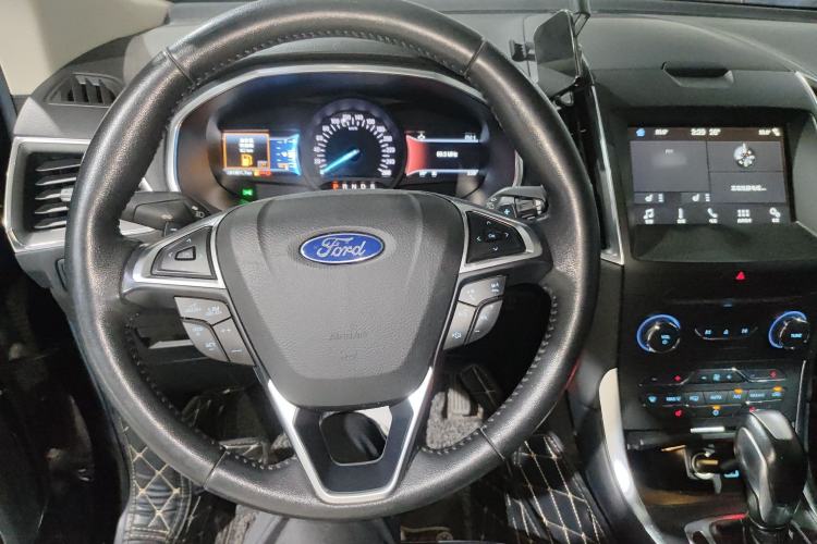 Used Ford Edge 2018 EcoBoost 245 Two-Wheel-Drive Titanium 7-Seater China VI Standard
