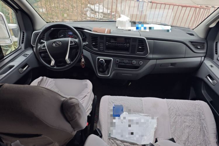 Used SAIC MAXUS Xintu V80 2021 2.0T PLUS Manual All-Around King Short Wheelbase Mid-Roof Variant—5/6/7/8/9-Seater