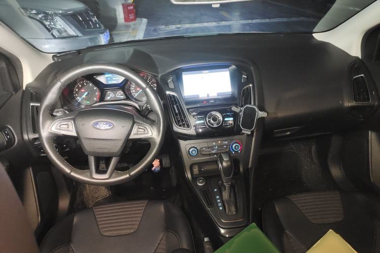 Used Ford Focus 2018 Hatchback Classic 1.6L Automatic Trendy SmartDrive Edition

