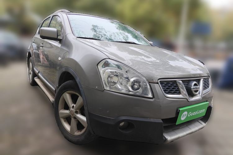 Used Nissan Qashqai 2011 2.0 XV Lea CVT 2WD Front Right 45 Deg