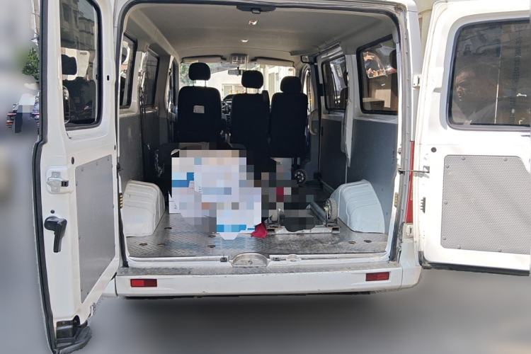 Used SAIC MAXUS Xintu V80 2023 2.0T AMT Classic Aoyuntong Short Wheelbase Ultra-Low Roof 7/8/9-Seater