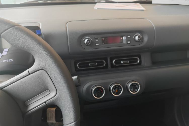 Used Wuling Zhiguang New Energy 2025 Model 305km Ambitious Edition