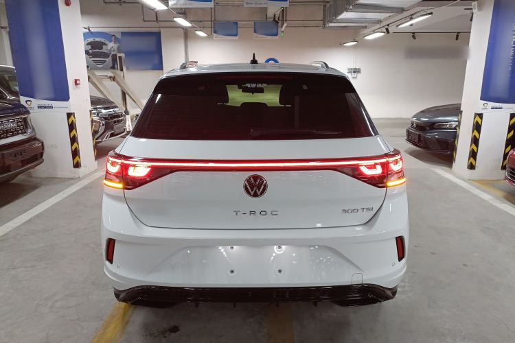 Used Volkswagen T-ROC 2025 Facelift Model 2 300TSI DSG Two-Wheel Drive Chenguang Edition Rear