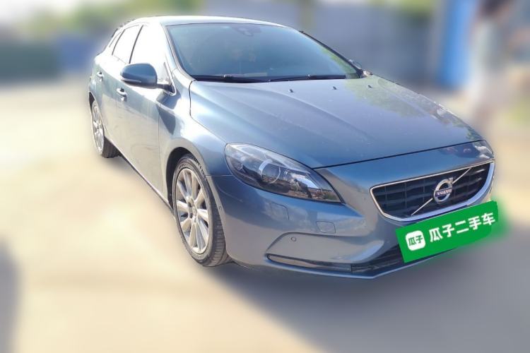 Used Volvo V40 2013 2.0T Zhiya Edition
