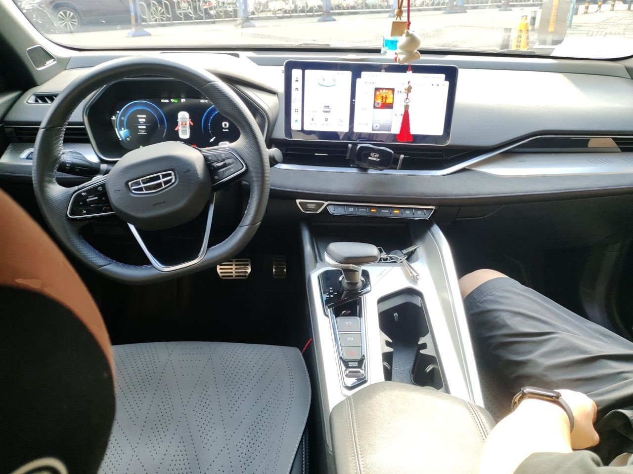 Geely Auto Preface 2024 2.0TD Xiaohan Edition — снимка 9