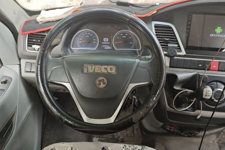 Used Iveco Power Daily 2017 2.5T Deluxe A32 Mid-Roof 5-7 Seater 47Z5 Passenger Van