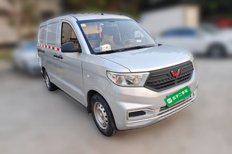 Used Wuling Hongguang V 2019 1.5L Jingqu Edition Sealed-Window Vehicle China VI LAR Front Right 45 Deg