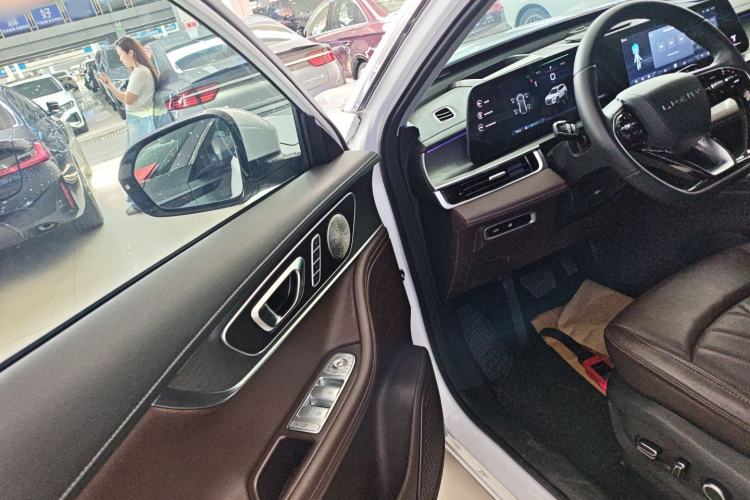 Used Chery Tiggo 8 PRO 2024 Champion Edition 290T Two-Wheel Drive Peak Version 7 Seats