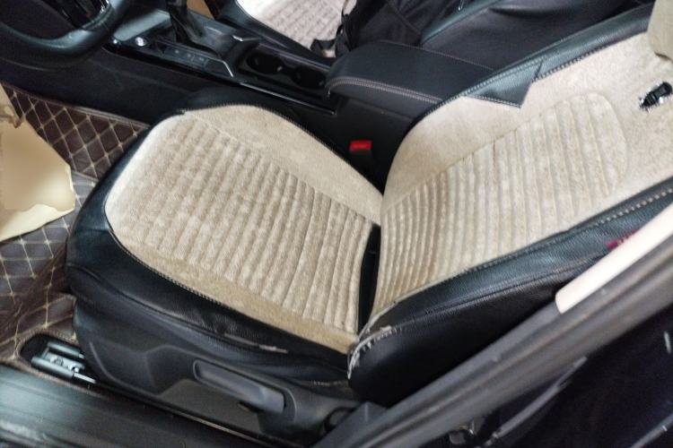 Used Volkswagen Passat 2019 280TSI Business Edition China VI Left Front Seat