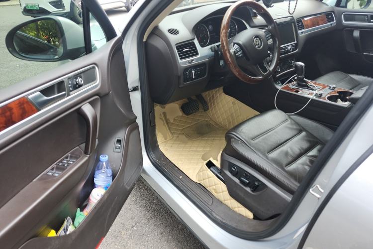 Used Volkswagen Touareg 2012 R-Line High-End Model