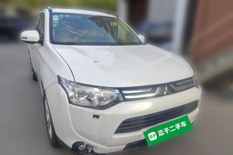 Used Mitsubishi Outlander 2013 2.4L 4x4 Luxury Navigation Edition 5 Seats
