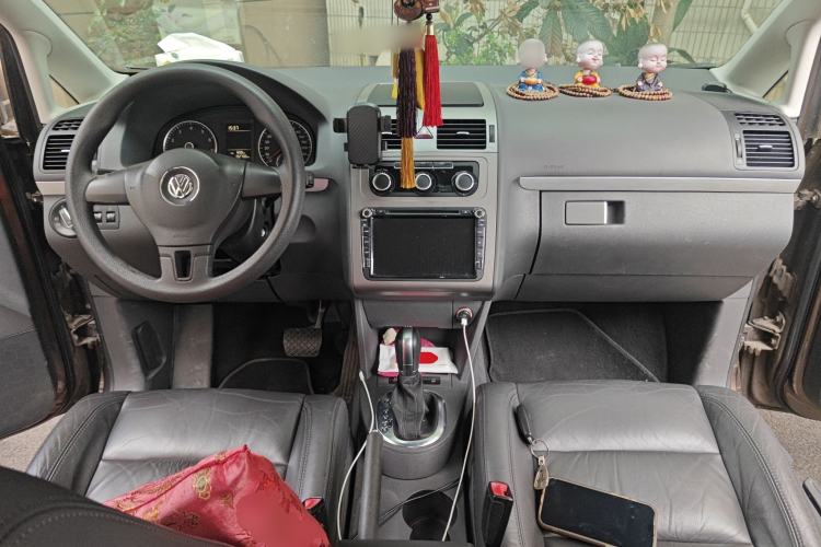 Used Volkswagen Touran 2013 1.4T DSG Comfort Edition 5-Seater Center Console