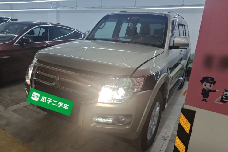 Used Mitsubishi Pajero 2016 3.0L Automatic Standard Version China V Standard