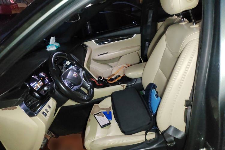 Used Cadillac XT5 2016 28T Four-Wheel Drive Tech Version Left Front Seat