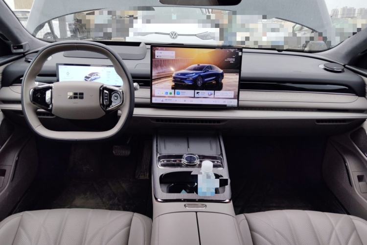 Used Geely Galaxy 8 2025 130km EM-P Starship Edition
