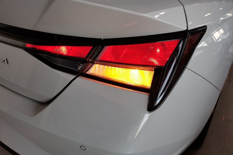 Used Hyundai Elantra 2022 1.5L CVT LUX Prestige Edition
